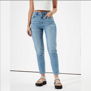 AMERICAN EAGLE / MOM JEAN HIGH RISE STRETCH